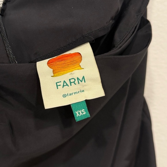 SOLD - NWOT FARM Rio Black Mini Bow Skirt - Picture 5 of 5